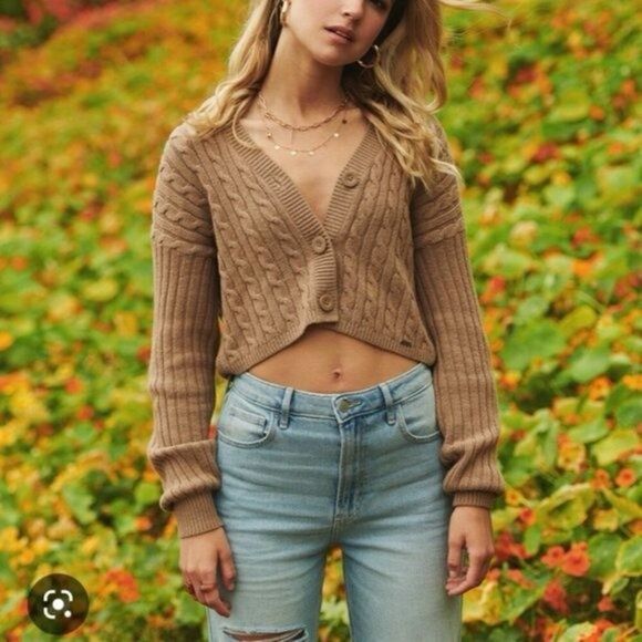 Hollister Cropped Button Down Sweater - Picture 1 of 4